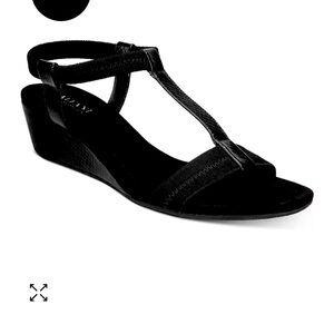 Women’s Alfani Wedge EUC